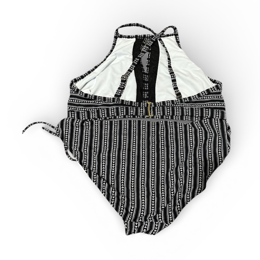 Time & true Black and White Patterned women’s 2pcs Swimsuit size XL - Picture 3 of 6